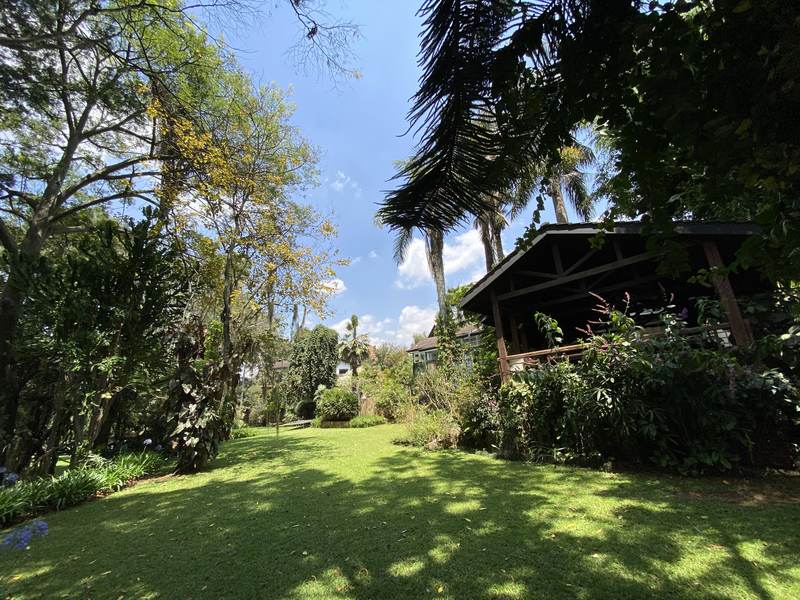 Manor on Lower Kabete - Cottage Living Room